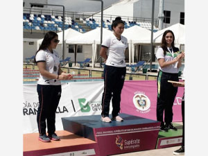 imagen-campeona-natacion-2